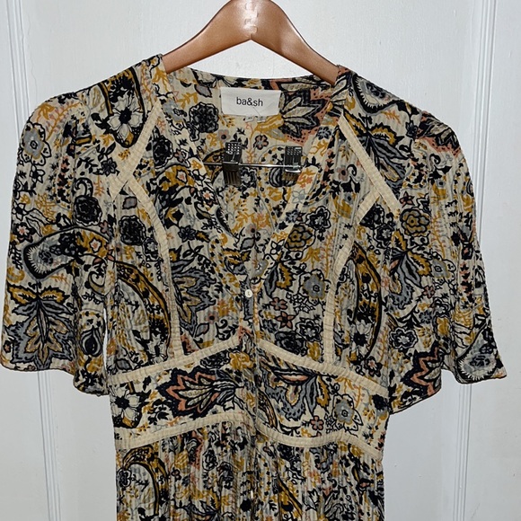 BA&SH - Picture 4 of 10